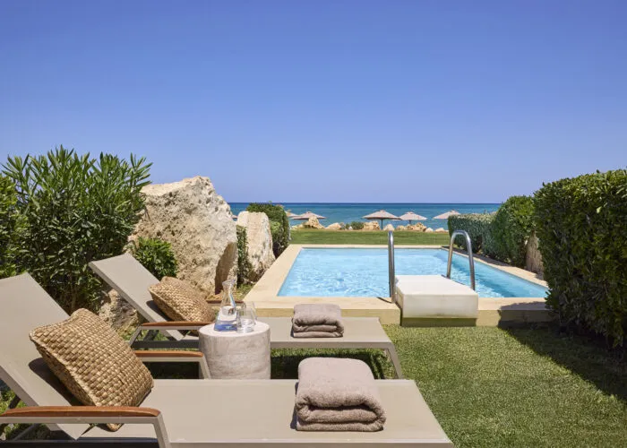 Bungalow Mythica avec Piscine Privée Front de Mer 4