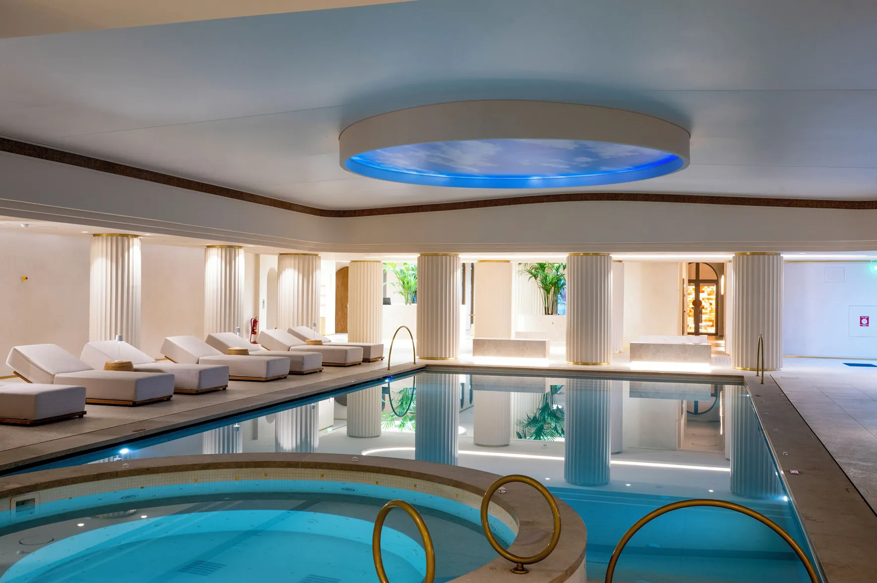 Piscine intérieure d'eau de mer
