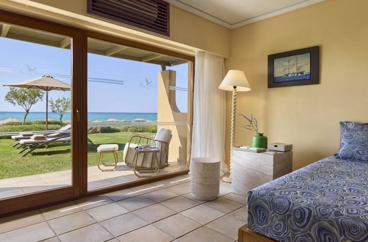 Bungalow Mythica, Front de mer