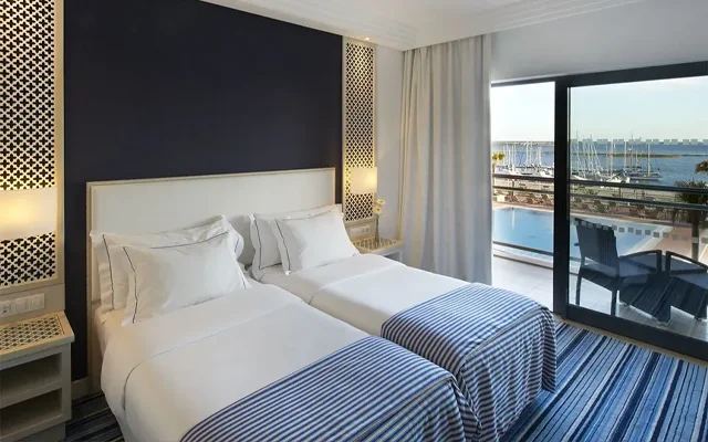 Rooms & Suites